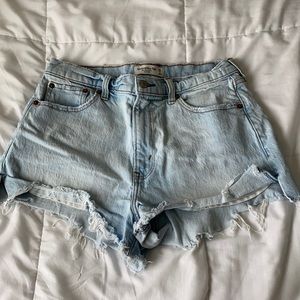 Abercrombie the mom short high rise
